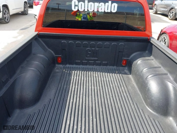 2009 Chevrolet Colorado LT w/1LT with VIN 1GCCS139598102271, listed as a IAAI auction lot 41706440 with 211,551 mi miles. Bid and sale history available at carsss.com. Image 17.