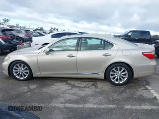 2012 Lexus LS 460 z VIN JTHBL5EFXC5110621, wystawiony jako IAAI lot #41714523 z przebiegiem 104 684 mil mil oraz . Historia ofert i sprzedaży dostępna na DreamBid. Obrazek 14.