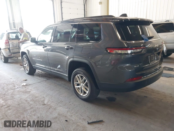 2025 Jeep Grand Cherokee Laredo z VIN 1C4RJKAG4S8631317, wystawiony jako IAAI lot #42141508 z przebiegiem 6 210 mil mil oraz . Historia ofert i sprzedaży dostępna na DreamBid. Obrazek 3.