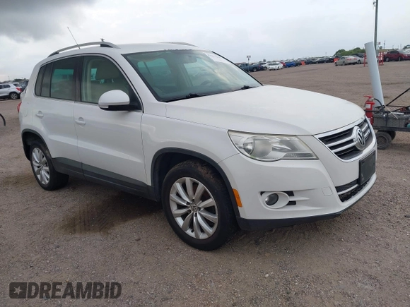 2011 Volkswagen Tiguan SEL w/Premium Navi с VIN WVGAV7AX8BW555798, выставлен на аукционе IAAI как лот 42327196 с пробегом 184 315 миль миль и . История ставок и продаж доступна на DreamBid. Изображение 1.