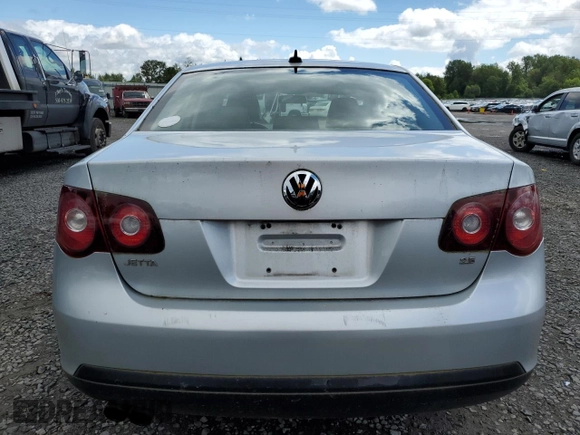 2009 Volkswagen Jetta SE with VIN 3VWRM71K99M156016, listed as a Copart auction lot 57711095 with 206,869 mi miles and Clean title. Bid and sale history available at DreamBid. Image 6.
