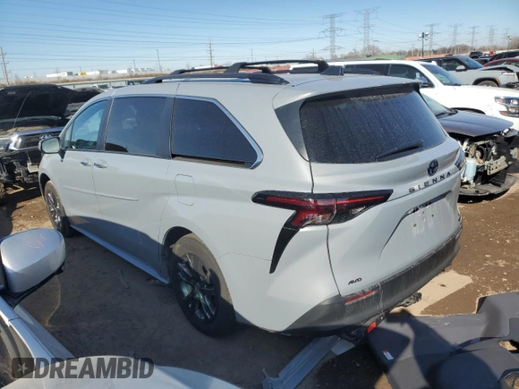 2024 Toyota Sienna LE with VIN 5TDCSKFC5RS123212, listed as a Copart auction lot 44034235 with 9,090 mi miles and Salvage Title. Bid and sale history available at carsss.com. Image 2.