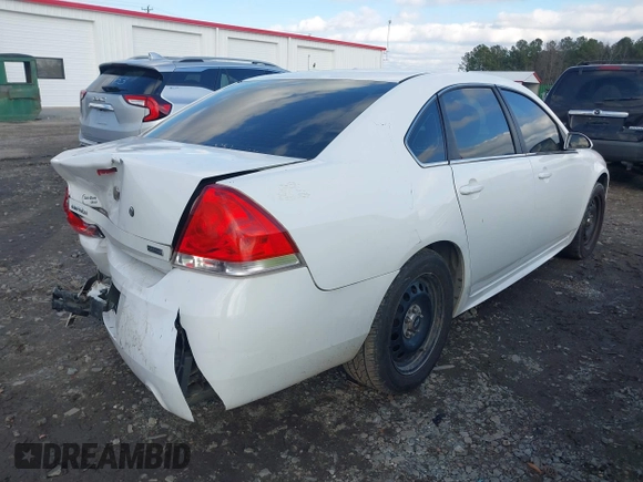 2013 Chevrolet Impala Police z VIN 2G1WD5E38D1124003, wystawiony jako IAAI lot #41231039 z przebiegiem 172 366 mil mil oraz . Historia ofert i sprzedaży dostępna na DreamBid. Obrazek 4.