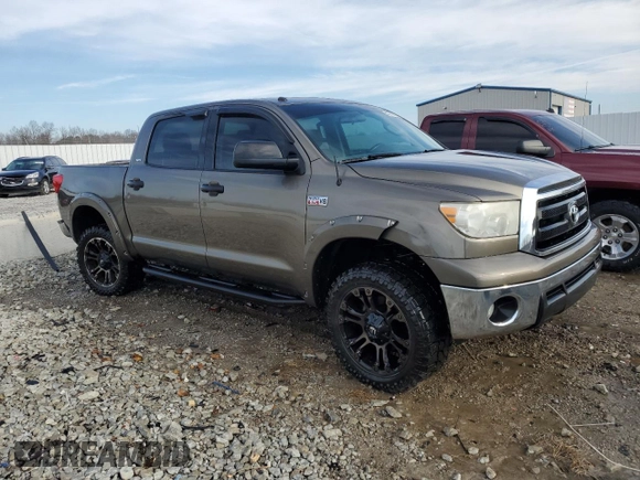 2010 Toyota Tundra z VIN 5TFDW5F13AX147077, wystawiony jako Copart lot #43742785 z przebiegiem 242 569 mil mil oraz Szkoda całkowita • Salvage title. Historia ofert i sprzedaży dostępna na DreamBid. Obrazek 4.