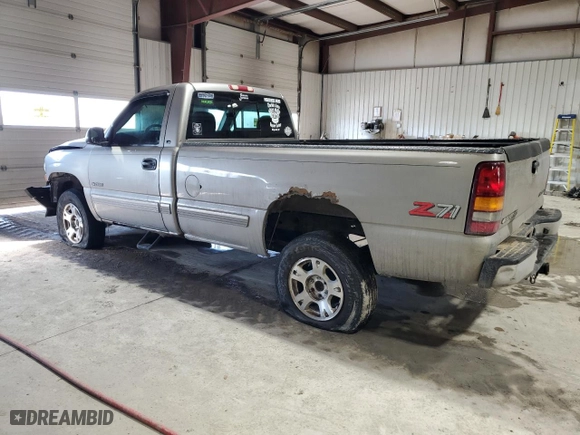 2000 Chevrolet Silverado 1500 LS with VIN 1GCEK14T9YE121960, listed as a Copart auction lot 88673705 with 253,655 mi miles and Salvage Title. Bid and sale history available at carsss.com. Image 2.