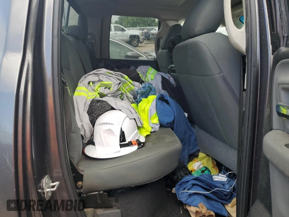 2018 Ram 1500 SLT z VIN 1C6RR6GG9JS324452, wystawiony jako Copart lot #61229885 z przebiegiem 164 145 mil mil oraz Czysty tytuł • Clean title. Historia ofert i sprzedaży dostępna na DreamBid. Obrazek 10.