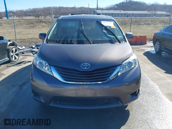 2016 Toyota Sienna LE AAS with VIN 5TDKK3DC1GS732265, listed as a IAAI auction lot 41701180 with 116,738 mi miles. Bid and sale history available at carsss.com. Image 13.
