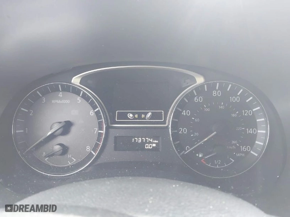 2014 Nissan Pathfinder SV with VIN 5N1AR2MN7EC735328, listed as a IAAI auction lot 42036102 with 173,774 mi miles. Bid and sale history available at carsss.com. Image 7.