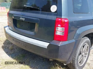 2008 Jeep Patriot Sport with VIN 1J8FF28W68D710532, listed as a IAAI auction lot 40333556 with 93,728 mi miles and . Bid and sale history available at carsss.com. Image 14.