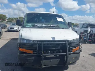 2018 Chevrolet Express Cargo Van with VIN 1GCWGAFP0J1177319, listed as a IAAI auction lot 41575100 with 132,479 mi miles. Bid and sale history available at carsss.com. Image 11.