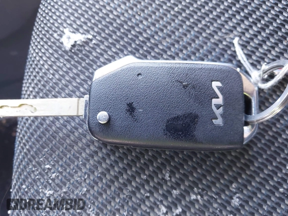 2023 Kia Seltos LX z VIN KNDEPCAA0P7430395, wystawiony jako IAAI lot #41739056 z przebiegiem 23 267 mil mil oraz . Historia ofert i sprzedaży dostępna na DreamBid. Obrazek 11.