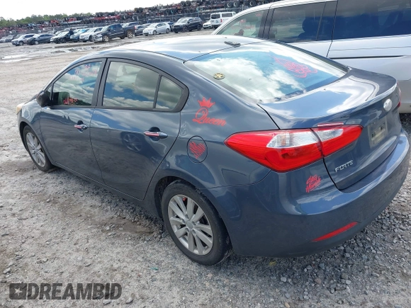 2015 Kia Forte LX with VIN KNAFX4A64F5271782, listed as a IAAI auction lot 41981939 with Not Provided miles. Bid and sale history available at carsss.com. Image 3.