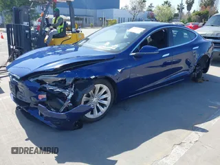 2017 Tesla Model S 100D с VIN 5YJSA1E25HF209284, выставлен на аукционе IAAI как лот 41953515 с пробегом 83 489 миль миль и . История ставок и продаж доступна на DreamBid. Изображение 21.