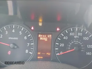 2020 Nissan NV Cargo SV z VIN 1N6BF0LY5LN810818, wystawiony jako IAAI lot #42051143 z przebiegiem 86 560 mil mil oraz . Historia ofert i sprzedaży dostępna na DreamBid. Obrazek 7.
