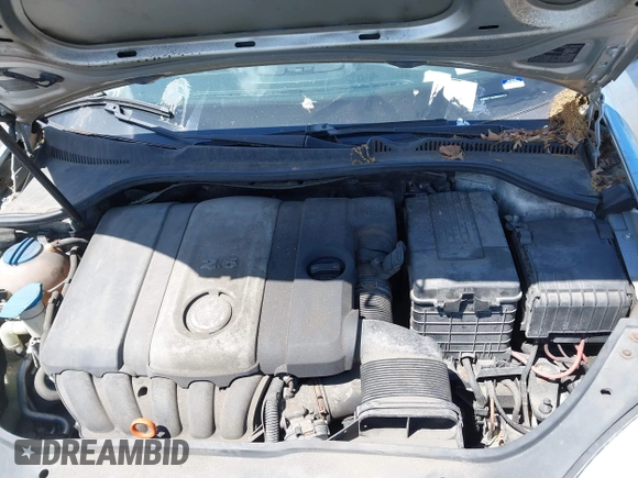 2008 Volkswagen Jetta SE z VIN 3VWRZ71K58M044121, wystawiony jako IAAI lot #42317882 z przebiegiem Nie podano mil oraz . Historia ofert i sprzedaży dostępna na DreamBid. Obrazek 10.