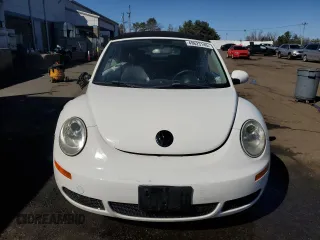 2010 Volkswagen Beetle with VIN 3VWRG3AL0AM006096, listed as a Copart auction lot 49623145 with 118,764 mi miles and Salvage Title. Bid and sale history available at DreamBid. Image 5.