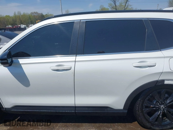 2025 Honda CR-V Sport Touring with VIN 7FARS6H90SE012794, listed as a IAAI auction lot 42007143 with 10,118 mi miles and . Bid and sale history available at DreamBid. Image 14.