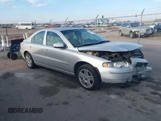 2007 Volvo S60 2.5L Turbo with VIN YV1RS592572626476, listed as a IAAI auction lot 41798347 with 141,205 mi miles. Bid and sale history available at carsss.com. Image 1.