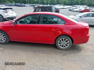 2013 Volkswagen Jetta SE with VIN 3VWDP7AJ6DM211202, listed as a IAAI auction lot 42365930 with 175,801 mi miles and . Bid and sale history available at DreamBid. Image 15.