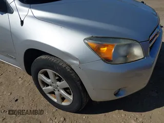 2008 Toyota RAV4 Ltd with VIN JTMBK31V985071386, listed as a IAAI auction lot 42068551 with 213,805 mi miles. Bid and sale history available at carsss.com. Image 6.