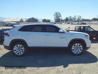 2021 Volkswagen Atlas SE with VIN 1V2HE2CA2MC209716, listed as a IAAI auction lot 42710825 with 29,484 mi miles and . Bid and sale history available at DreamBid. Image 13.