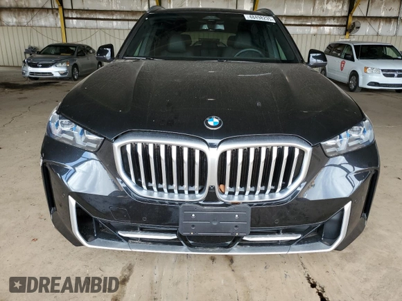 2025 BMW X5 sDrive40i z VIN 5UX13EU05S9W65198, wystawiony jako Copart lot #48498235 z przebiegiem 2 475 mil mil oraz Szkoda całkowita • Salvage title. Historia ofert i sprzedaży dostępna na DreamBid. Obrazek 5.