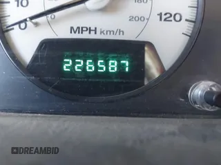 2004 Jeep Grand Cherokee Limited z VIN 1J4GW58S84C269863, wystawiony jako IAAI lot #41900325 z przebiegiem 226 587 mil mil oraz . Historia ofert i sprzedaży dostępna na DreamBid. Obrazek 16.
