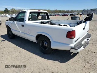 2001 GMC Sonoma SL with VIN 1GTCS145918232411, listed as a Copart auction lot 50395475 with 0 mi miles and Salvage Title. Bid and sale history available at carsss.com. Image 2.