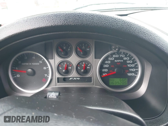 2004 Ford F-150 XLT with VIN 1FTPW14524KD24182, listed as a IAAI auction lot 41947152 with 163,920 mi miles. Bid and sale history available at carsss.com. Image 7.
