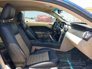 2007 Ford Mustang GT Deluxe с VIN 1ZVHT82H575243065, выставлен на аукционе IAAI как лот 42467593 с пробегом 316 877 миль миль и . История ставок и продаж доступна на DreamBid. Изображение 5.