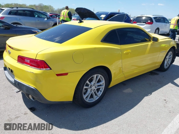2015 Chevrolet Camaro LS z VIN 2G1FB1E36F9249133, wystawiony jako IAAI lot #42026600 z przebiegiem 63 300 mil mil oraz . Historia ofert i sprzedaży dostępna na DreamBid. Obrazek 4.