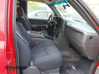 2003 Chevrolet Avalanche with VIN 3GNEK13T83G191752, listed as a IAAI auction lot 42126350 with 106,334 mi miles. Bid and sale history available at carsss.com. Image 5.