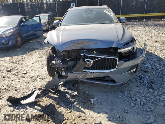 2022 Volvo XC60 Momentum z VIN YV4L12RKXN1946406, wystawiony jako Copart lot #52237725 z przebiegiem 49 629 mil mil oraz Szkoda całkowita • Salvage title. Historia ofert i sprzedaży dostępna na DreamBid. Obrazek 5.