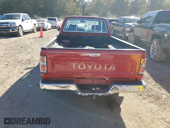 1992 Toyota Pickup DLX z VIN JT4RN93P1N5060207, wystawiony jako Copart lot #82868564 z przebiegiem 231 088 mil mil oraz Szkoda całkowita • Salvage title. Historia ofert i sprzedaży dostępna na DreamBid. Obrazek 6.