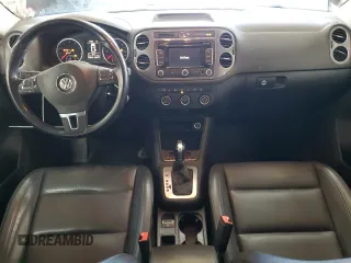 2013 Volkswagen Tiguan SE z VIN WVGBV7AX9DW529234, wystawiony jako Copart lot #41610635 z przebiegiem 130 566 mil mil oraz Szkoda całkowita • Salvage title. Historia ofert i sprzedaży dostępna na DreamBid. Obrazek 8.