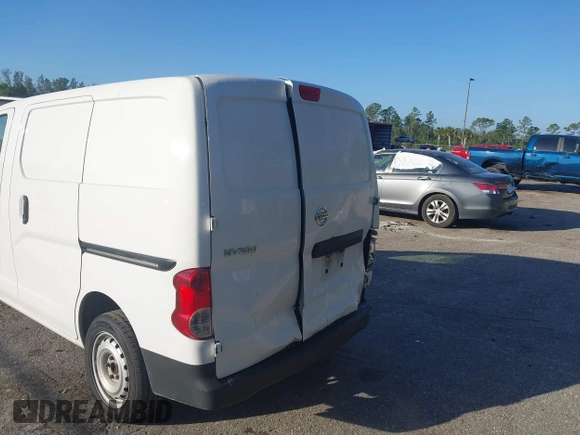 2019 Nissan NV200 S z VIN 3N6CM0KN9KK693153, wystawiony jako IAAI lot #41537744 z przebiegiem 159 477 mil mil oraz . Historia ofert i sprzedaży dostępna na DreamBid. Obrazek 6.