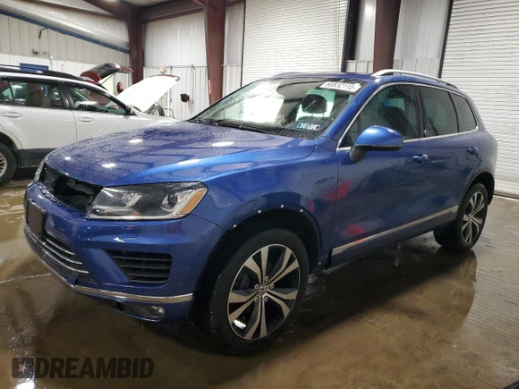 2017 Volkswagen Touareg Wolfsburg Edition z VIN WVGRF7BP3HD000826, wystawiony jako Copart lot #60832115 z przebiegiem 120 945 mil mil oraz Szkoda całkowita • Salvage title. Historia ofert i sprzedaży dostępna na DreamBid. Obrazek 1.