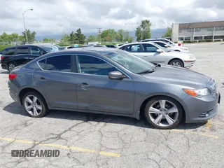 2013 Acura ILX Premium z VIN 19VDE1F57DE013667, wystawiony jako IAAI lot #42246256 z przebiegiem 174 167 mil mil oraz . Historia ofert i sprzedaży dostępna na DreamBid. Obrazek 13.