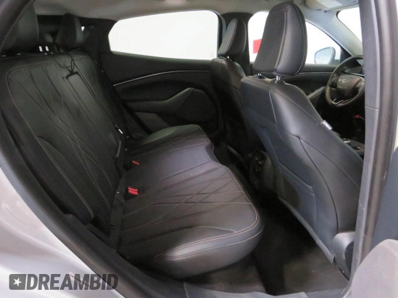 2022 Ford Mustang Mach-E Select с VIN 3FMTK1SS2NMA18639, выставлен на аукционе Copart как лот 74613084 с пробегом 8 454 миль миль и Списание • Salvage title. История ставок и продаж доступна на DreamBid. Изображение 6.