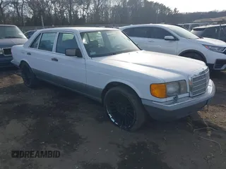 1988 Mercedes-Benz 420 Series 420SEL with VIN WDBCA35DXJA382796, listed as a IAAI auction lot 41658189 with 93,652 mi miles. Bid and sale history available at carsss.com. Image 1.