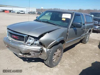 2003 GMC Sonoma SLS with VIN 1GTDT19X038247958, listed as a IAAI auction lot 42005992 with 134,857 mi miles. Bid and sale history available at carsss.com. Image 2.