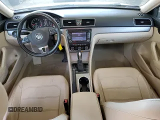 2014 Volkswagen Passat SE z VIN 1VWBT7A34EC075708, wystawiony jako Copart lot #57662405 z przebiegiem 78 077 mil mil oraz Szkoda całkowita • Salvage title. Historia ofert i sprzedaży dostępna na DreamBid. Obrazek 8.
