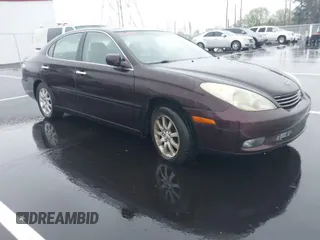 2004 Lexus ES 330 with VIN JTHBA30G845000162, listed as a IAAI auction lot 41952196 with 220,575 mi miles. Bid and sale history available at carsss.com. Image 1.