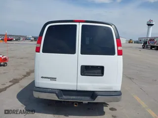 2013 Chevrolet Express Passenger 1LT with VIN 1GAZG1FA1D1191719, listed as a IAAI auction lot 42124977 with 92,228 mi miles. Bid and sale history available at carsss.com. Image 16.