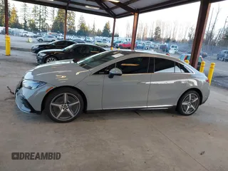2024 Mercedes-Benz EQE 350 z VIN W1KEG1CB4RF049514, wystawiony jako IAAI lot #41392780 z przebiegiem 1 521 mil mil oraz . Historia ofert i sprzedaży dostępna na DreamBid. Obrazek 14.