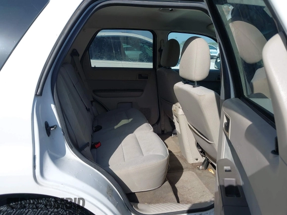 2011 Ford Escape Hybrid with VIN 1FMCU4K3XBKA75758, listed as a IAAI auction lot 42753145 with 170,554 mi miles and . Bid and sale history available at DreamBid. Image 8.