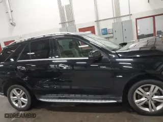 2012 Mercedes-Benz M-Class ML 350 BlueTEC with VIN 4JGDA2EBXCA075139, listed as a IAAI auction lot 41451238 with 132,653 mi miles. Bid and sale history available at carsss.com. Image 14.