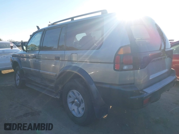 2001 Mitsubishi Montero Sport XLS with VIN JA4LS31H21P063147, listed as a IAAI auction lot 41367823 with 189,373 mi miles. Bid and sale history available at carsss.com. Image 3.