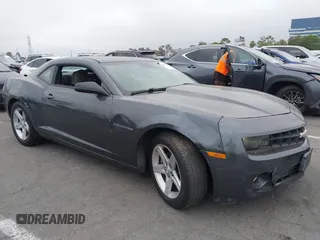 2010 Chevrolet Camaro 1LT z VIN 2G1FB1EV6A9217132, wystawiony jako IAAI lot #42487280 z przebiegiem 132 596 mil mil oraz . Historia ofert i sprzedaży dostępna na DreamBid. Obrazek 1.