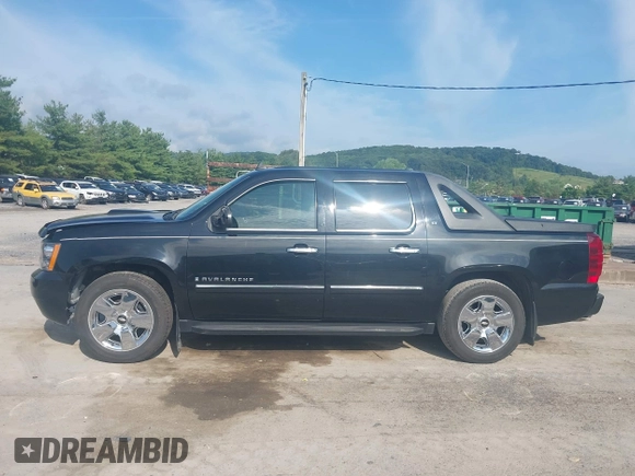 2007 Chevrolet Avalanche LTZ with VIN 3GNFK12367G164433, listed as a IAAI auction lot 42747301 with 163,980 mi miles and . Bid and sale history available at DreamBid. Image 14.